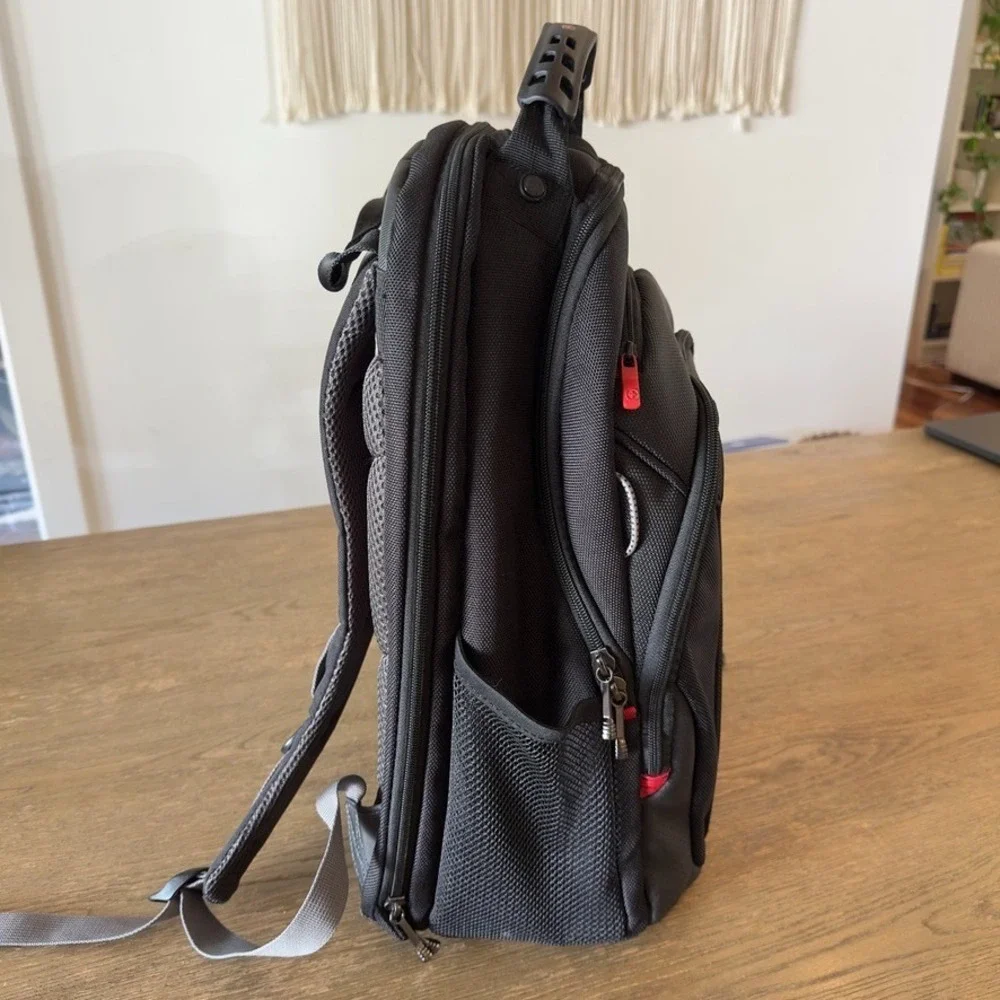 SWISSGEAR Wenger Legacy 16